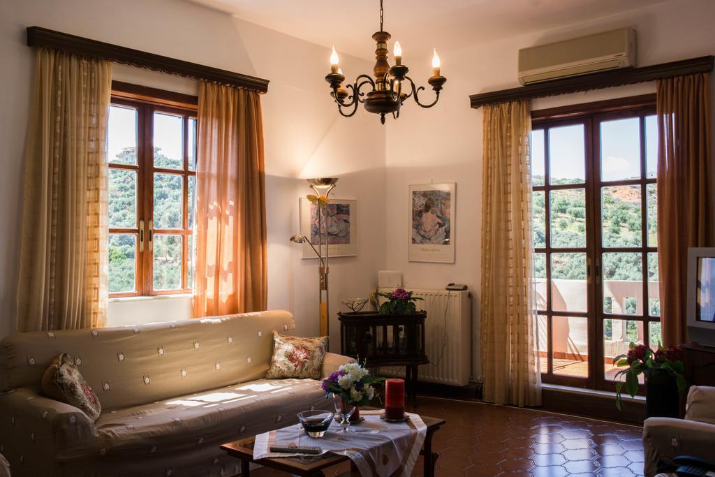 Alexandra Villa Stalós Buitenkant foto
