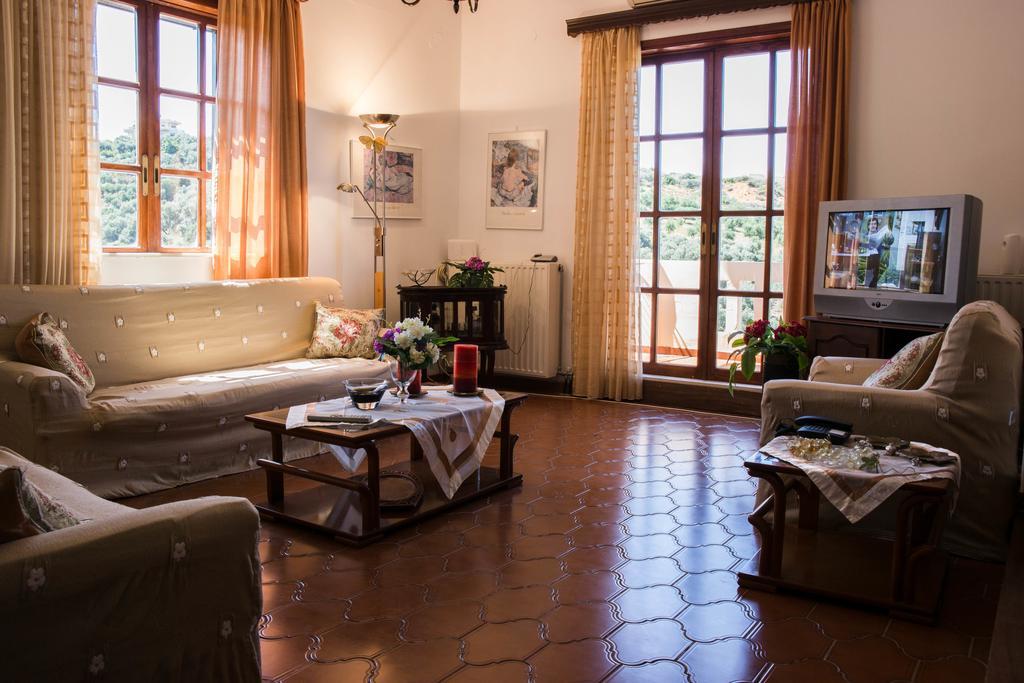 Alexandra Villa Stalós Buitenkant foto