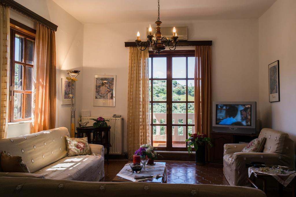 Alexandra Villa Stalós Buitenkant foto