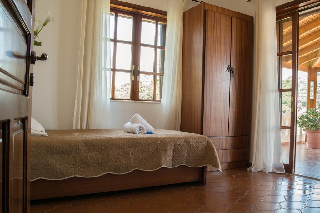 Alexandra Villa Stalós Buitenkant foto
