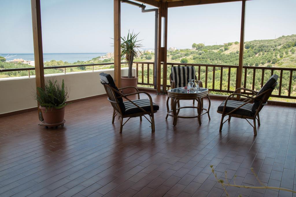 Alexandra Villa Stalós Buitenkant foto
