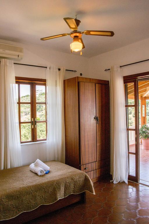Alexandra Villa Stalós Buitenkant foto